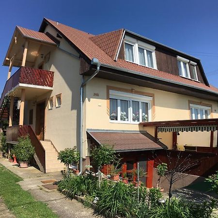 Fecske Vendégház Heviz Exterior foto